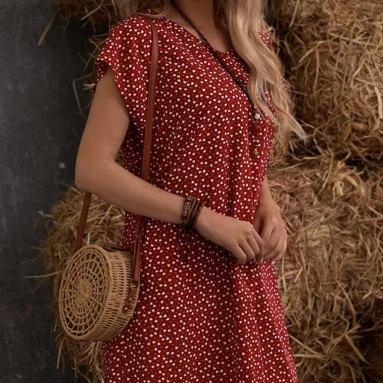 Women's Heart-Shaped Printed Short Dress – Round Neck, Large V-Neck Detail for Casual Vacations