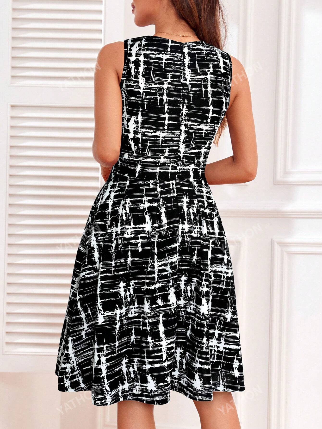 Women's Keyhole Neckline Hidden Pocket Sleeveless Allover Print Dress